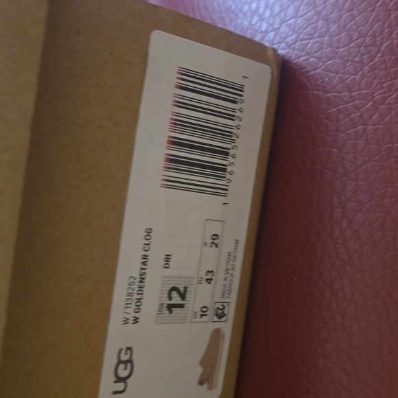 UGG Goldenstar Sand Suede Clogs, Sz 12 - Picture 8 of 9